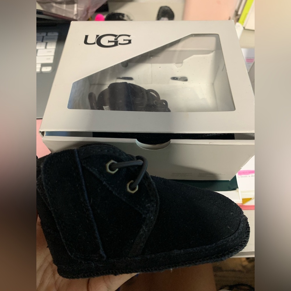 UNISEX black baby UGG boots